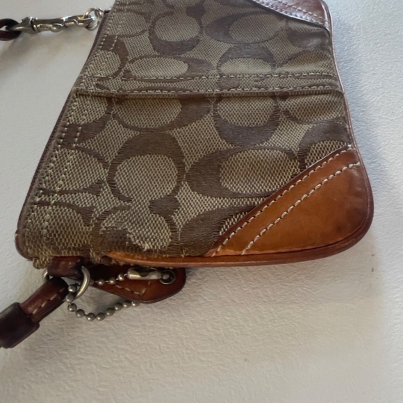 Coach Signature Jacquard Wristlet Leather Trim - Picture 6 of 10